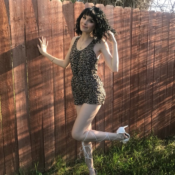 Indero Daisy Romper - Picture 3 of 4